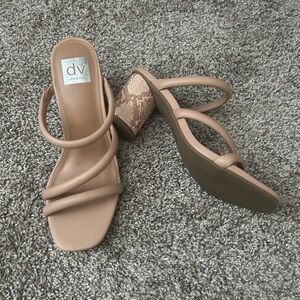 DV by Dolce Vita Women's Tan Strappy Sandals